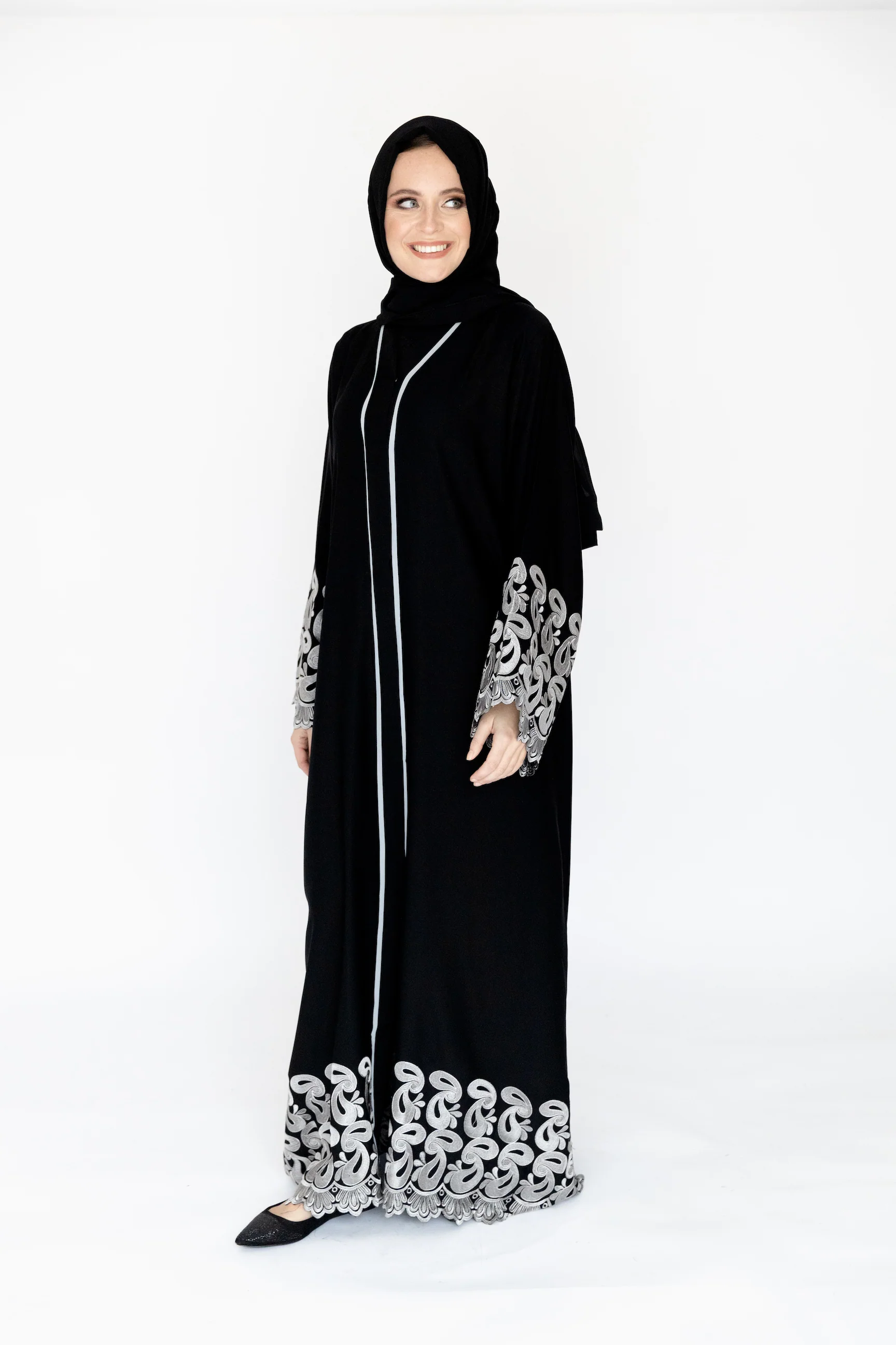 Black Open Abaya – Luxury Silver Border Design with Paisley Embroidery - Image 4