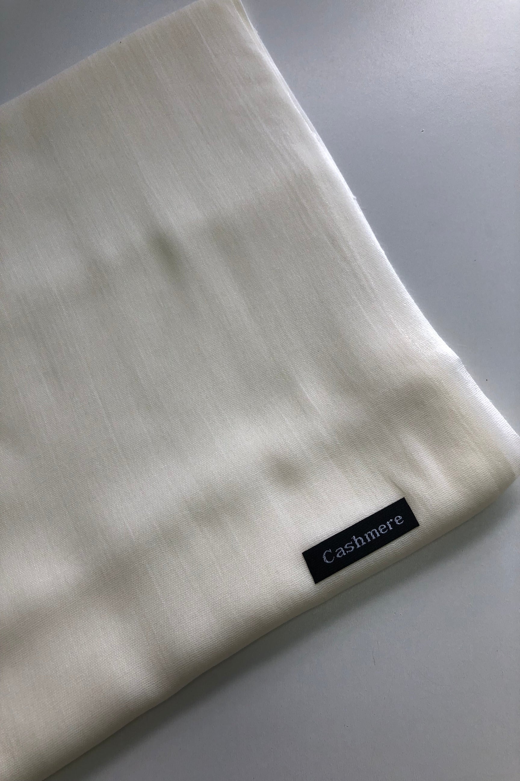Cashmere Plain Long Hijab - Image 3