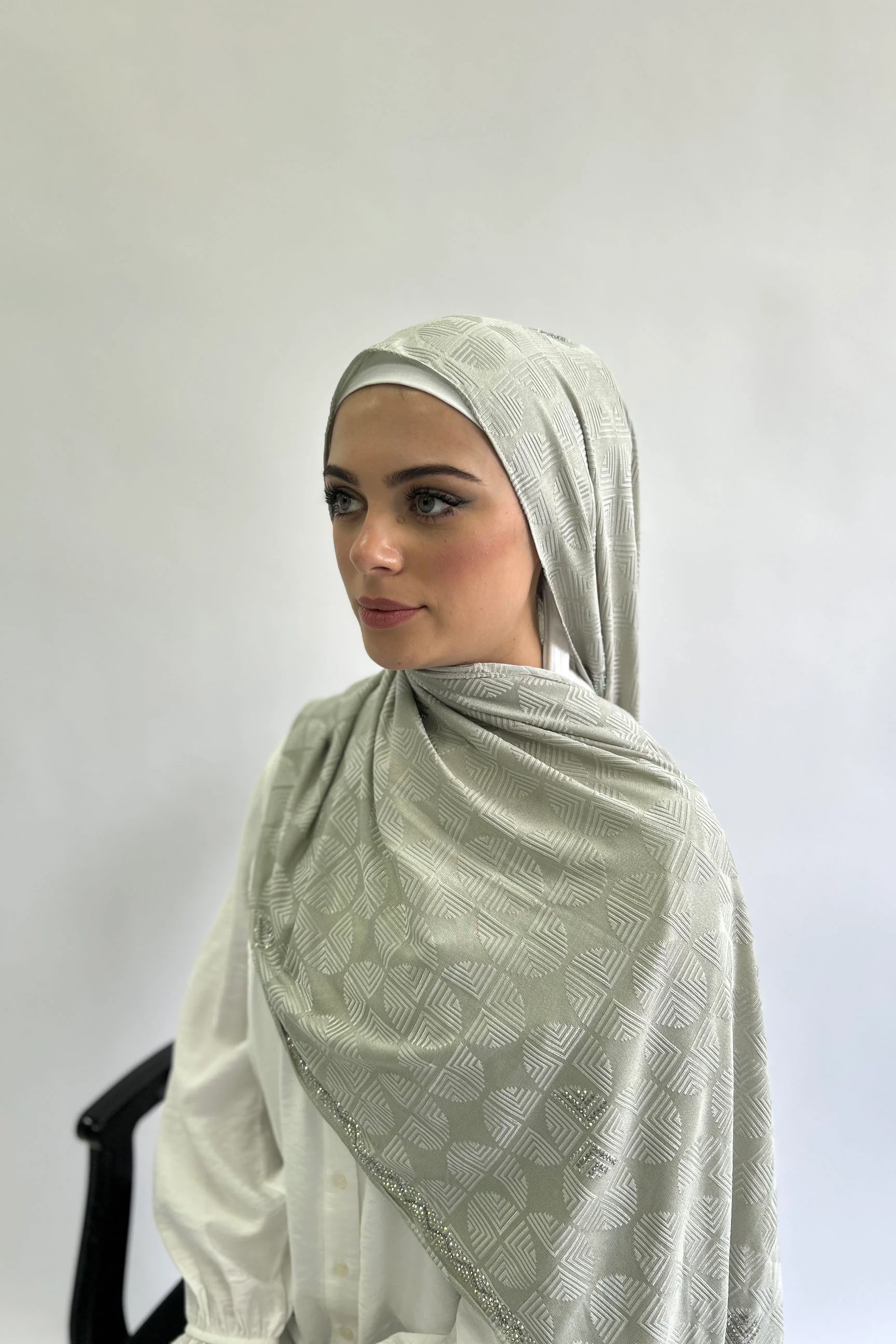 Chally Diamante Jersey Hijab Pattern 6 - Image 3