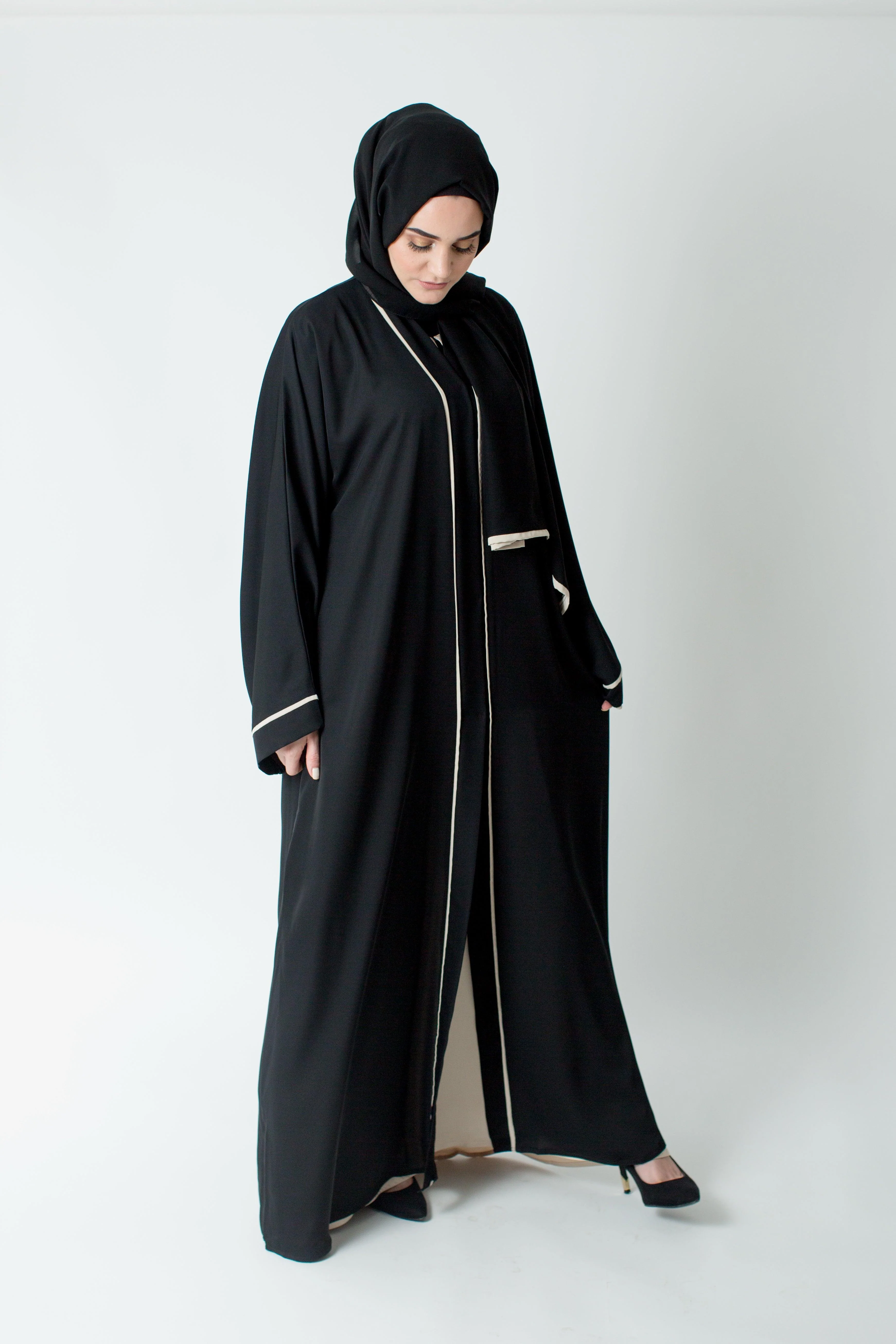 Premium Cream Line Border Closed Abaya - Image 4