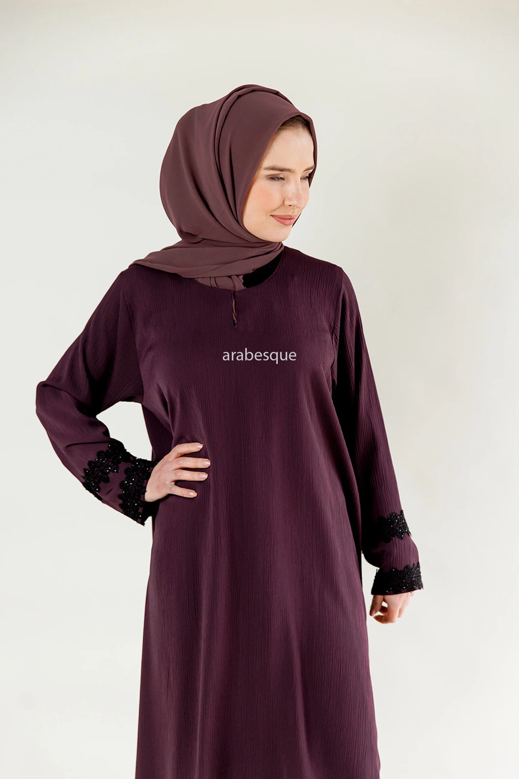 Dark Purple Closed Abaya – Textured Umbrella Cut Design with Lace Detail - Image 2