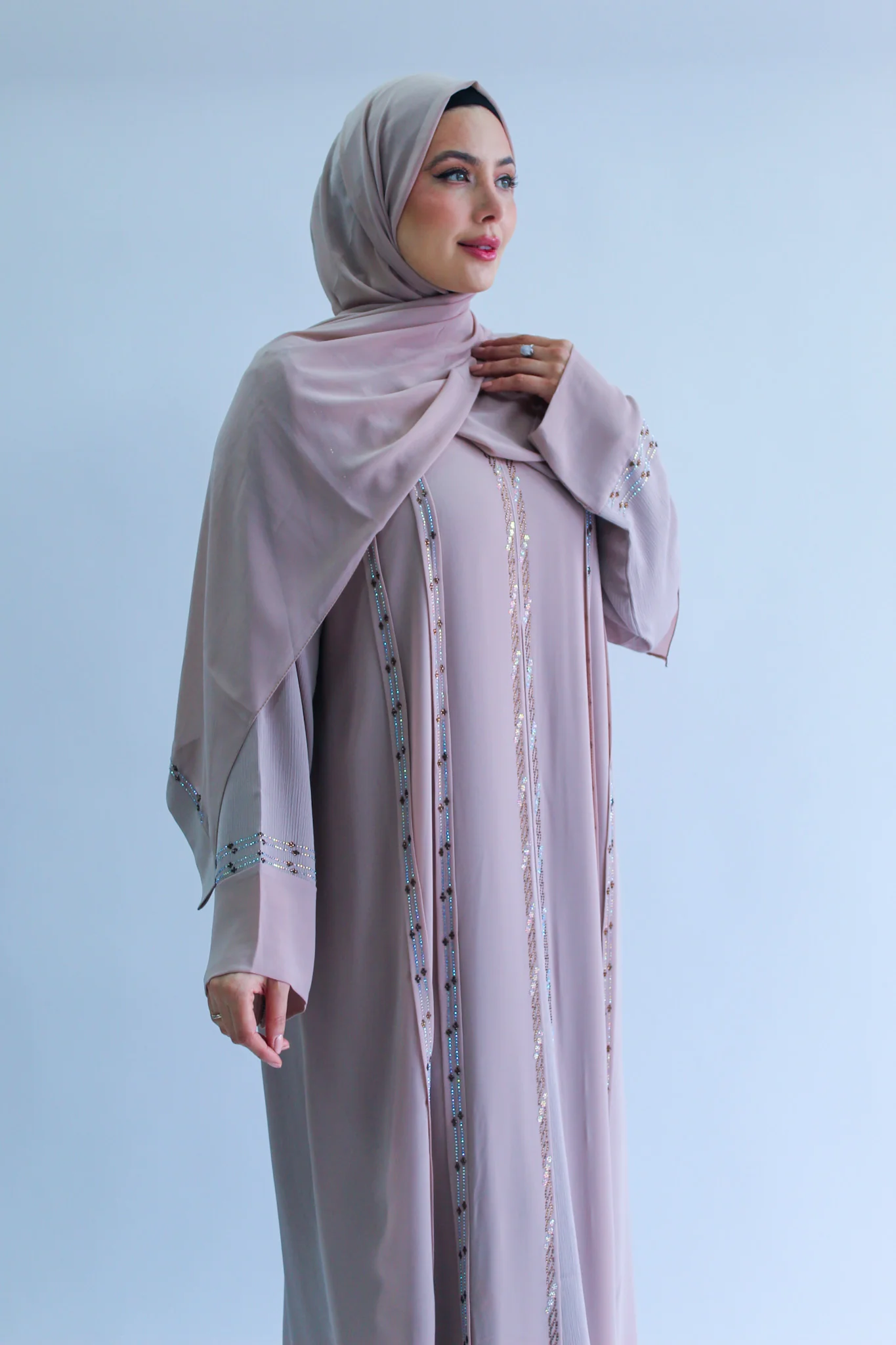 Dusty Rose Closed Abaya – Diamante Chiffon Overlay With Textured Inner Layer - Image 3