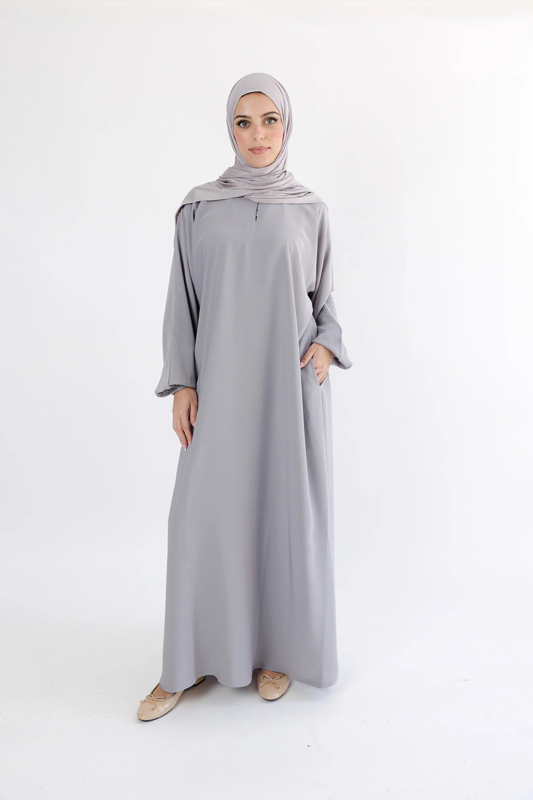 Grey Closed Abaya – Premium Plain Nidha with Pocket and Elastic Sleeves