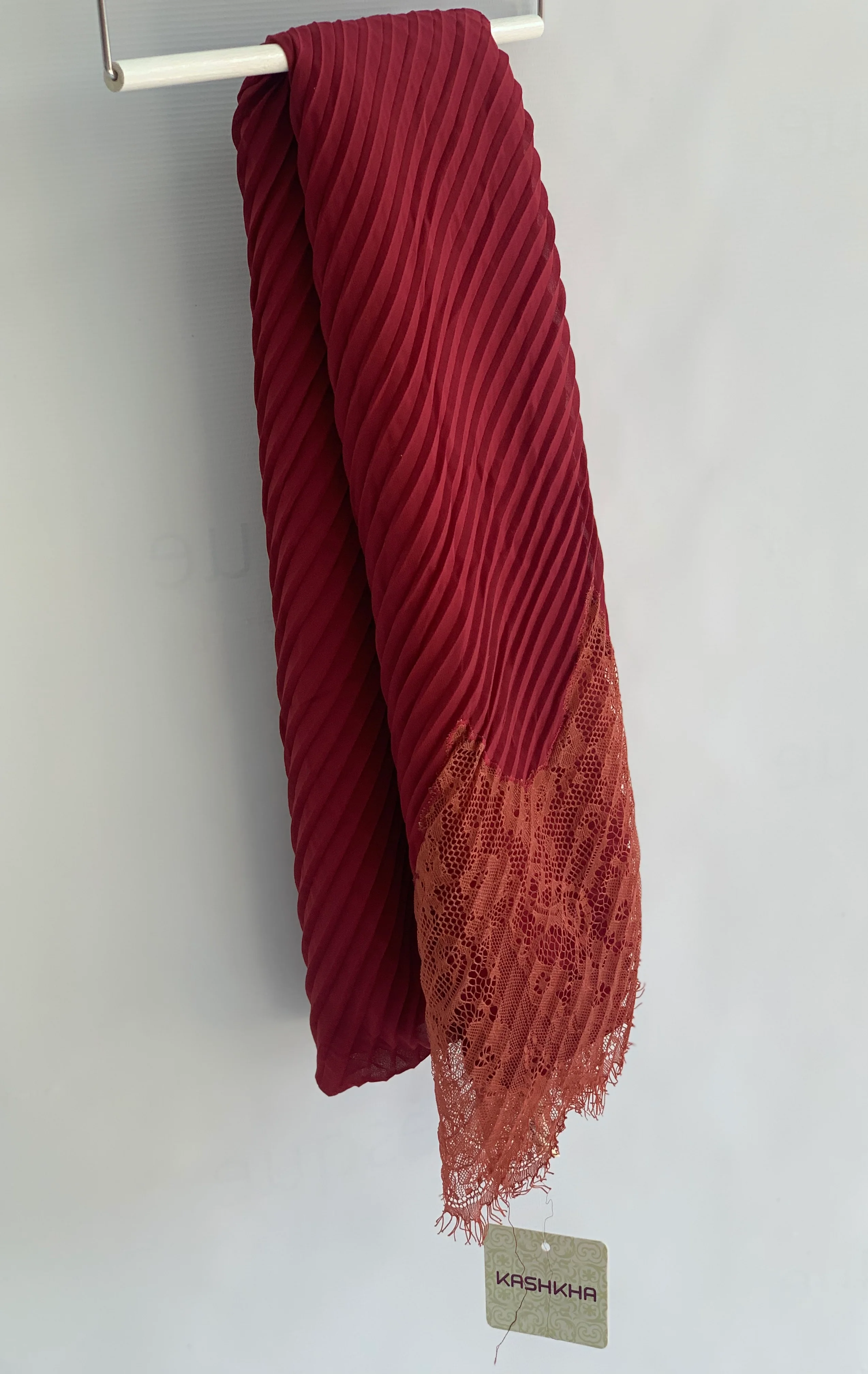 Kashkha Pleated Lace Hijab - Image 10