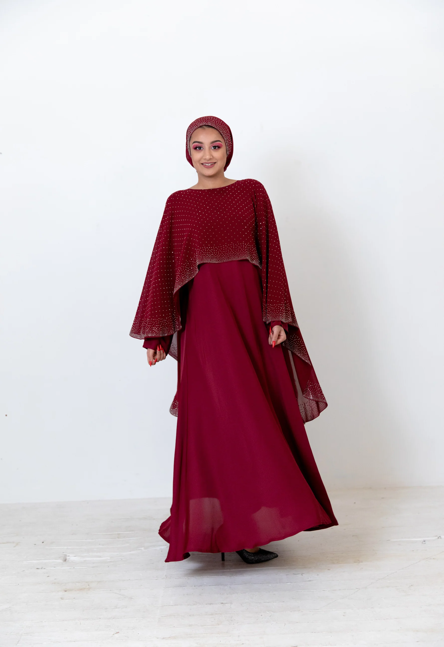 Maroon Closed Cape Abaya – Luxury Chiffon Design with Silver Stonework - Image 3