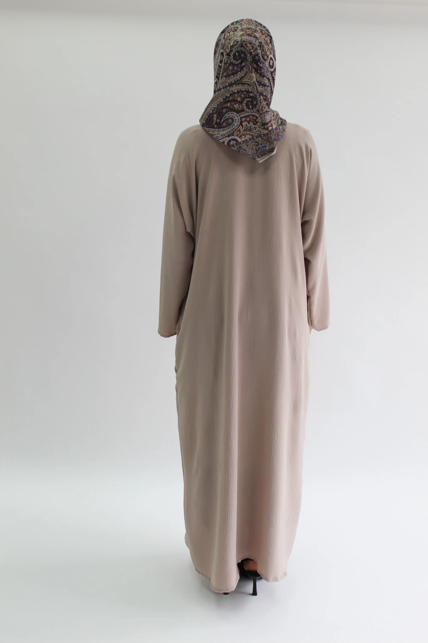 Nude Closed Abaya - Crushed Polyester with Pocket - Image 5