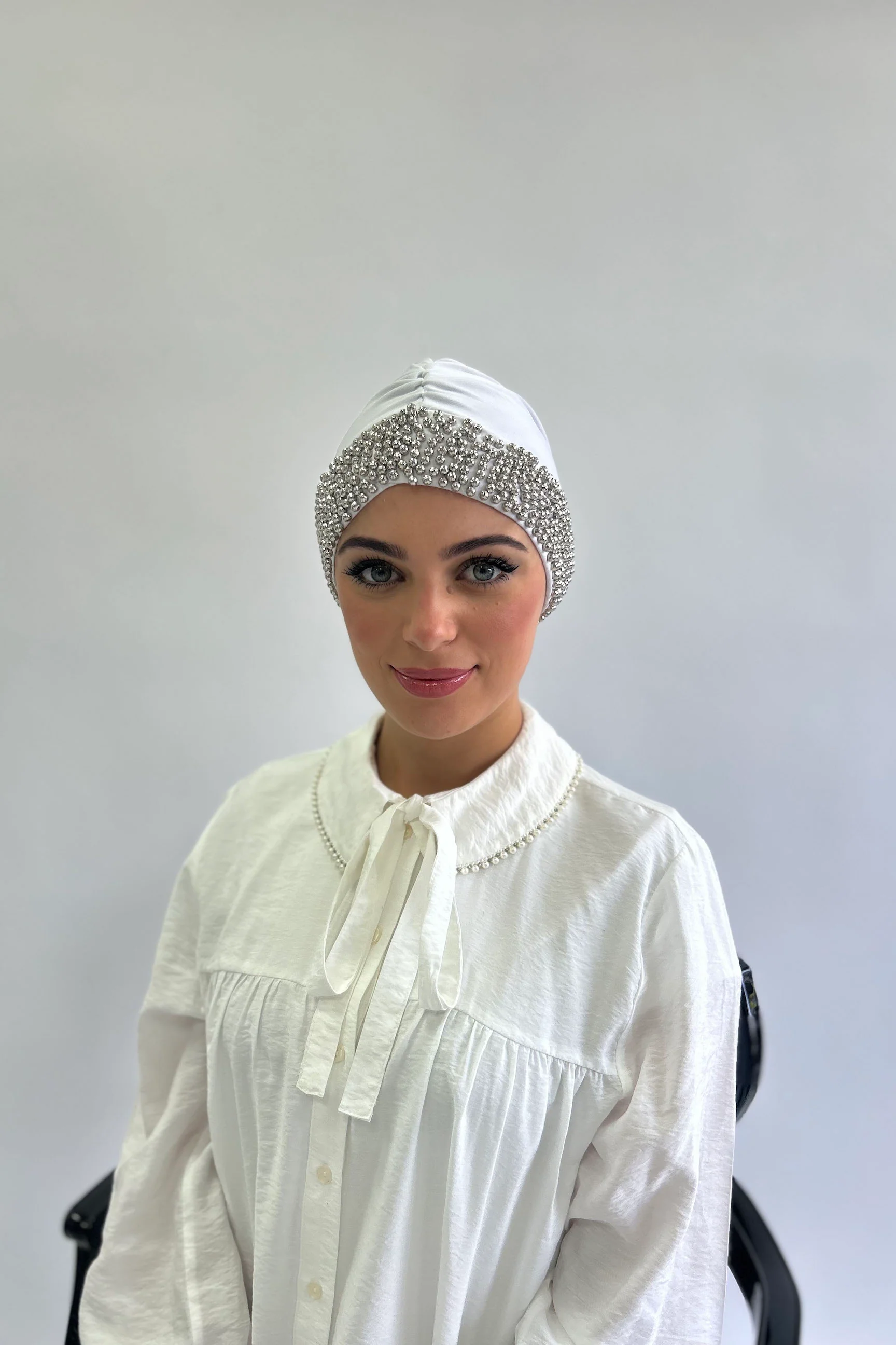 Pearly Embellished Turban - Image 3
