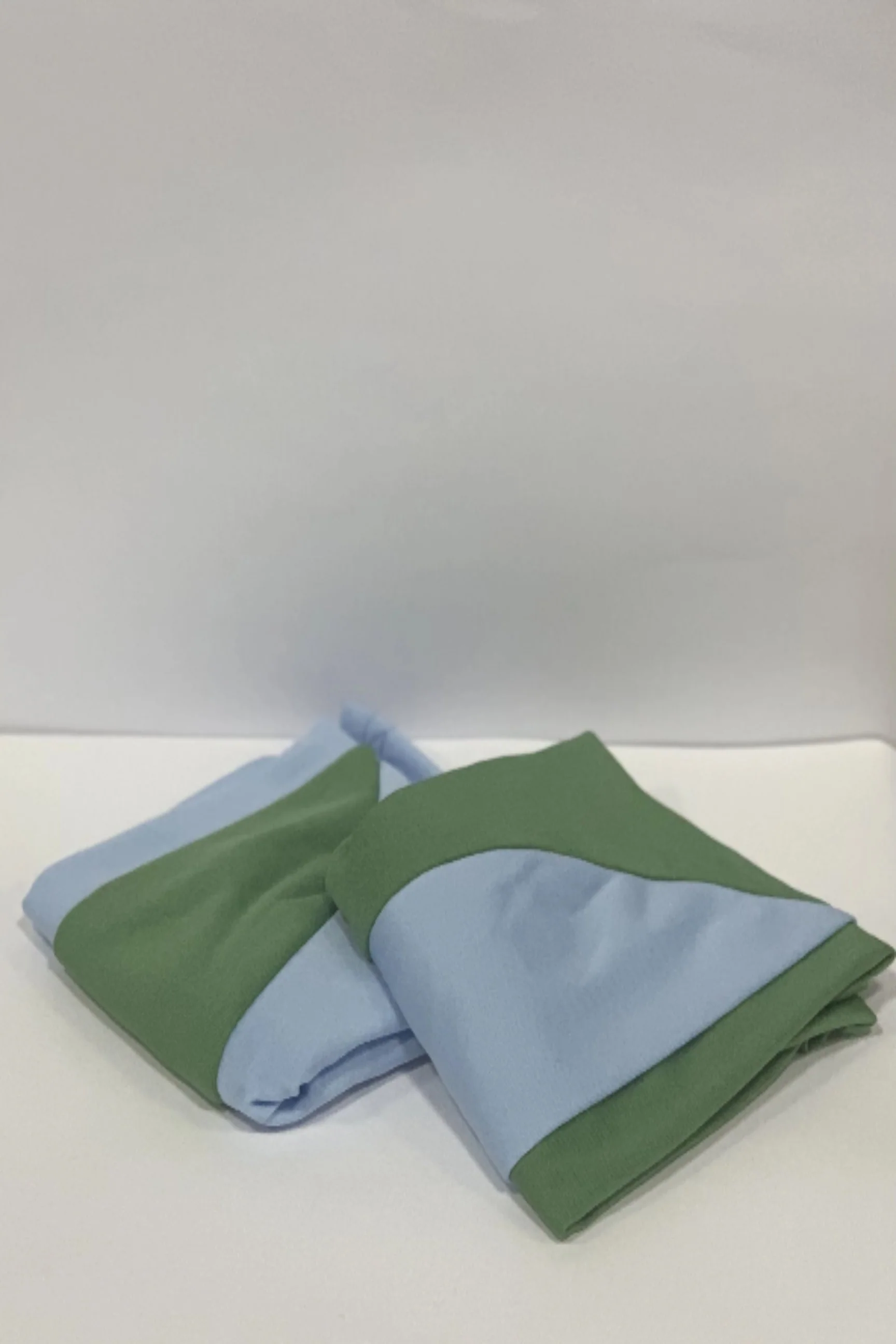 Two Tone Front Underscarf